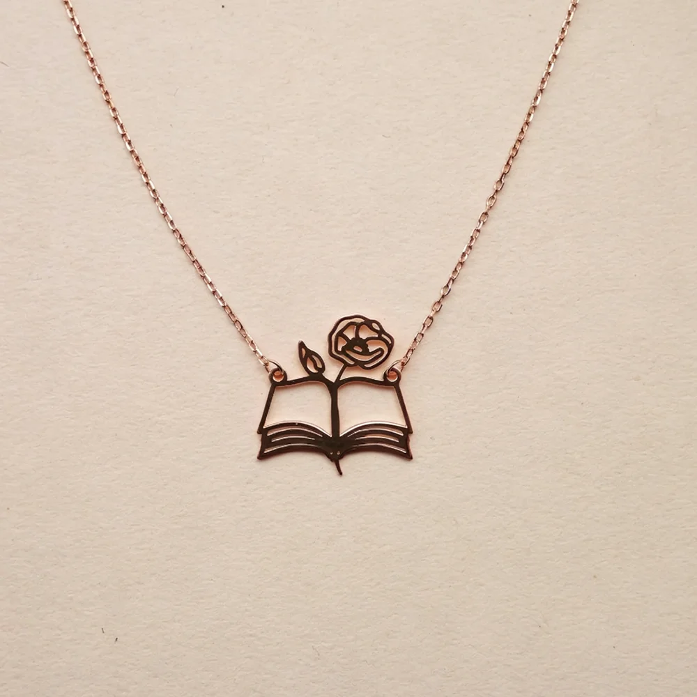 Custom Birth‑Flower Open Book  - Birth Flower Necklace recension och pris