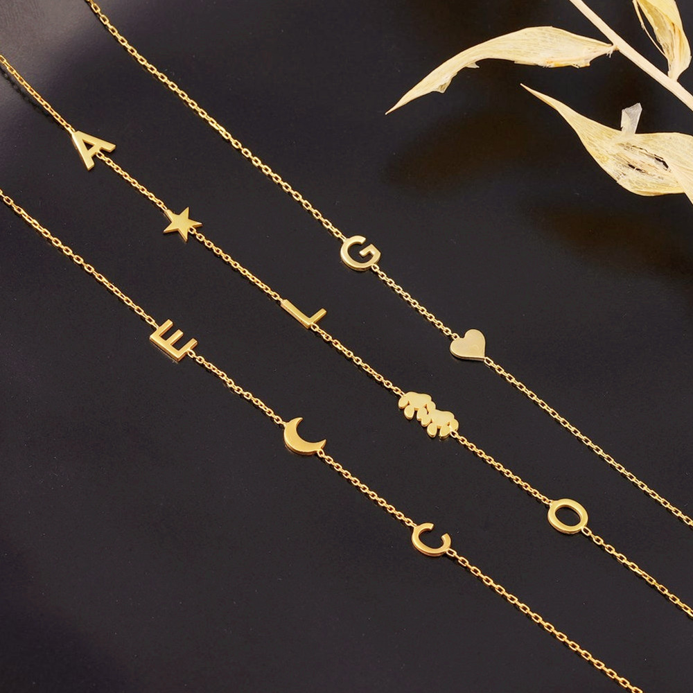 Custom Initial Name Necklace C - Birth Flower Necklace recension och pris